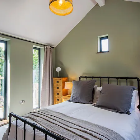Cusgarne Manor Self-catering - Adults Only