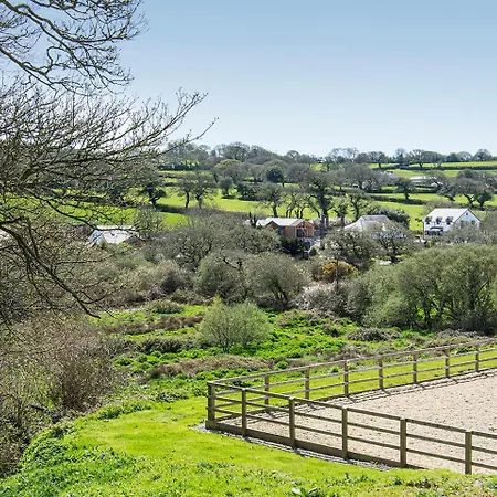 Cusgarne Manor Self-catering - Adults Only