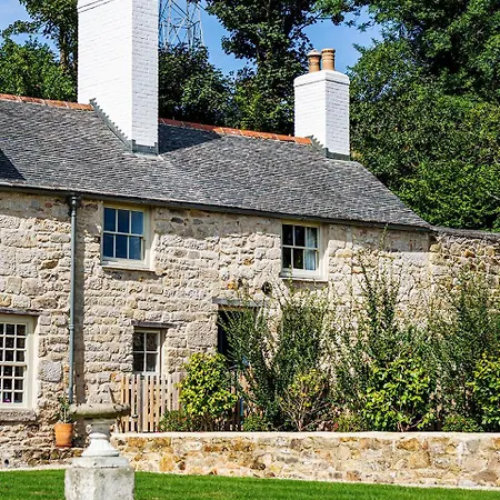 Cusgarne Manor Self-catering - Adults Only